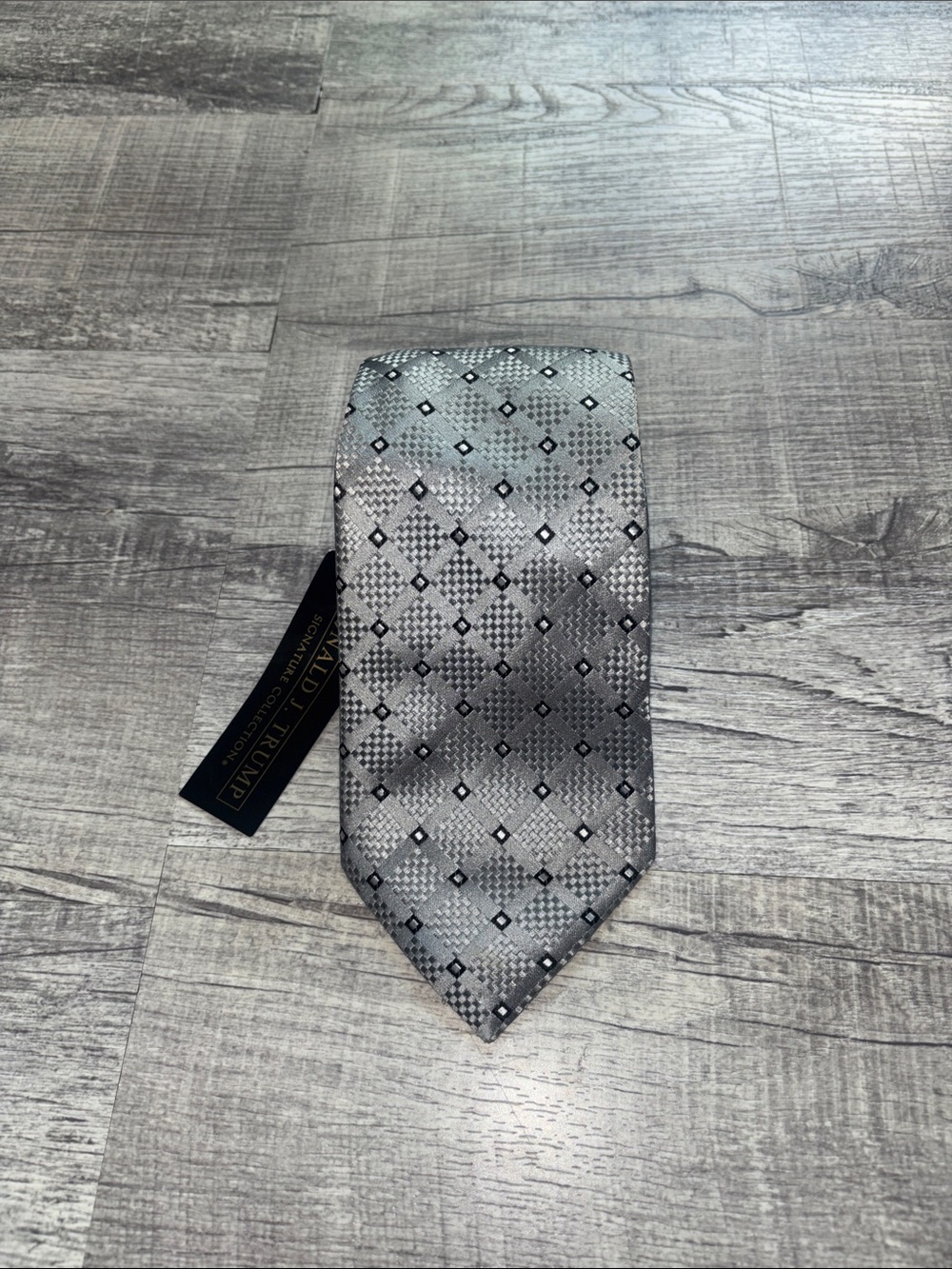 Donald J. Trump Signature Collection Silk Tie